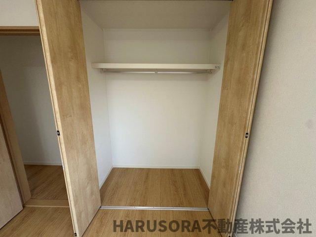 門真市上野口町　３階建の収納