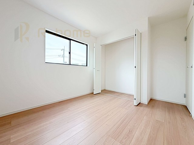 取手市宮和田15期　新築戸建て　1号棟の洋室|どんな部屋家具も合わせやすいシンプルな洋室！
たっぷりの日差しと心地よい風が舞い込む住まい♪