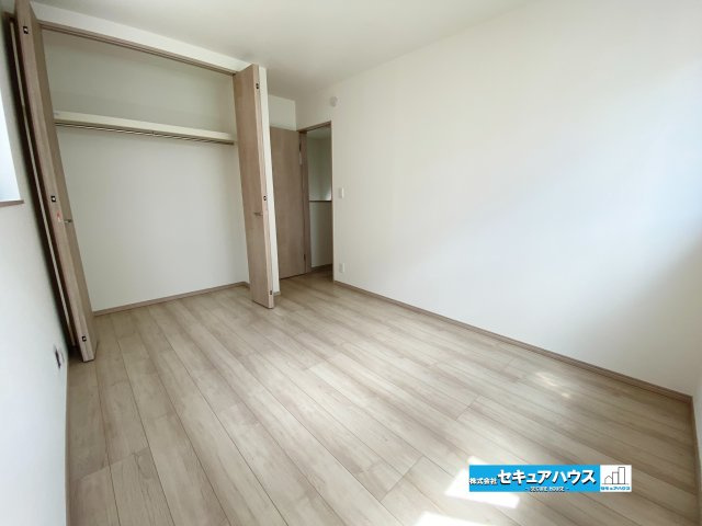 【本日ご案内可能】名古屋市南区三条2丁目　全1棟の洋室|【洋室6帖】
◆お子様のお部屋や主寝室、来客時の宿泊室、趣味のお部屋としてもご利用いただけます♪　　　　　　　　　　　　　　　　　　　　　　　　　　　　　　　　　　　　　　　　　　　　　　　　　　　　