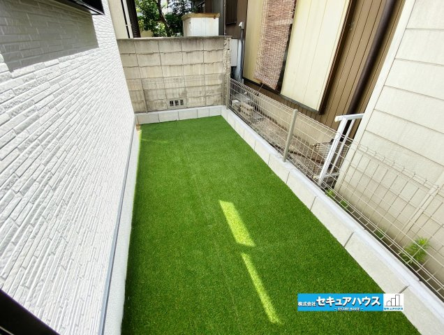 【本日ご案内可能】名古屋市南区三条2丁目　全1棟の庭|【庭】
◆お庭スペース付きで、お子さまの遊び場やガーデニング、家庭菜園など幅広く活用できます。外で気軽にリフレッシュできる、ゆとりある空間です。　　　　　　　　　　　　　　　　　　　　　　　　　　　　