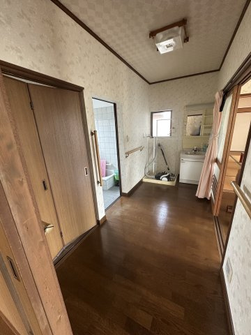 津山市日上　中古住宅　２DK の脱衣所