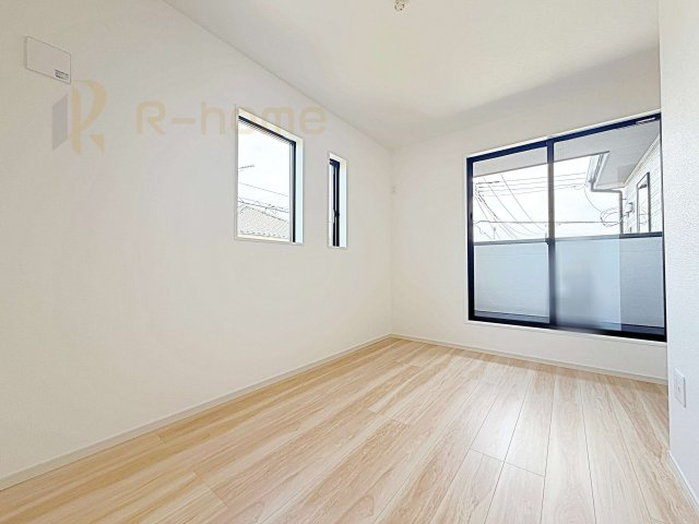 取手市宮和田15期　新築戸建て　3号棟の洋室|2面窓の風通しの良い洋室です♪差し込む暖かな陽当たりで、室内がくつろげる空間に早変わりです♪