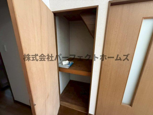 大成町戸建　賃貸の収納|小物を収納するのに便利です