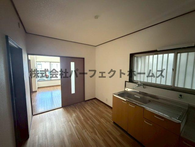 大成町戸建　賃貸の居間・リビング|ゆったり過ごせるリビングです