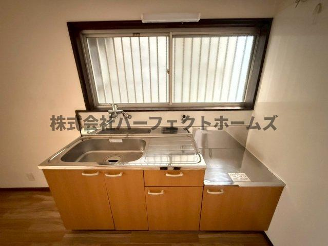 大成町戸建　賃貸のキッチン|コンパクトなキッチンで掃除もラクラク