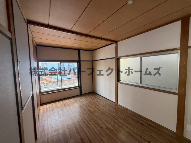 大成町戸建　賃貸の洋室|落ち着いた色調の洋室です