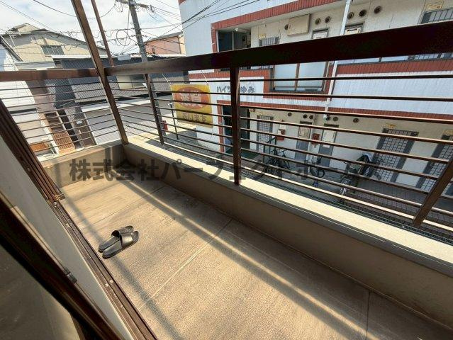 大成町戸建　賃貸のバルコニー|外からの目が気にならないバルコニーで洗濯物が干せます