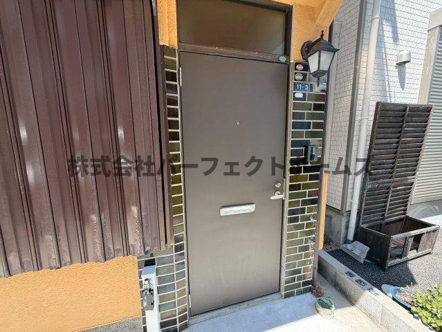 大成町戸建　賃貸のエントランス|落ち着いたエントランスです