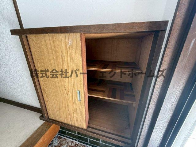 大成町戸建　賃貸の収納|小物を収納するのに便利です