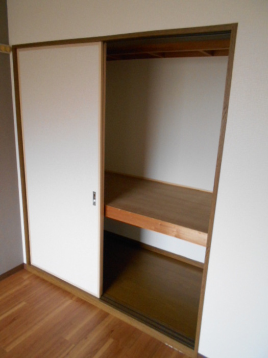 エミネンス　壱･弐番館 1-の収納