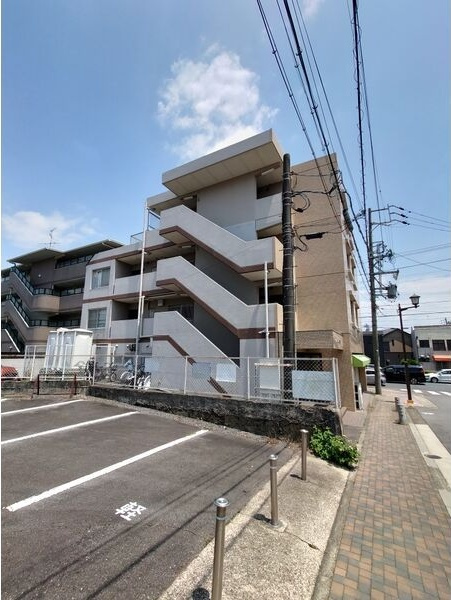 メゾン白鳥の外観