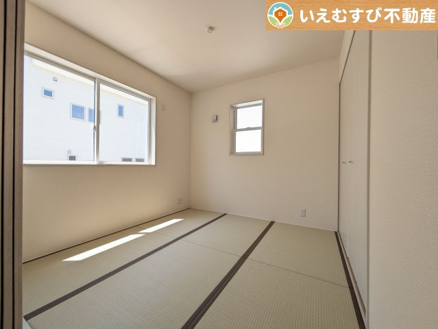 Livele Garden.S　吉見町東野第2の和室|すぐ横になれる和室は、みんながほっと一息つける空間
ちょっとした休憩や来客時、お子様のお世話にも大活躍しそうですね♪