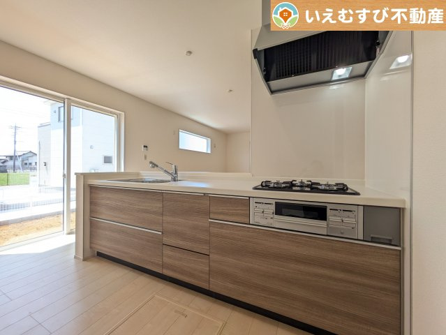 Livele Garden.S　吉見町東野第2のキッチン|機能性収納性に溢れるキッチン
収納もたっぷり付いていてすっきり片付く！毎日楽しくお料理が出来そうです！