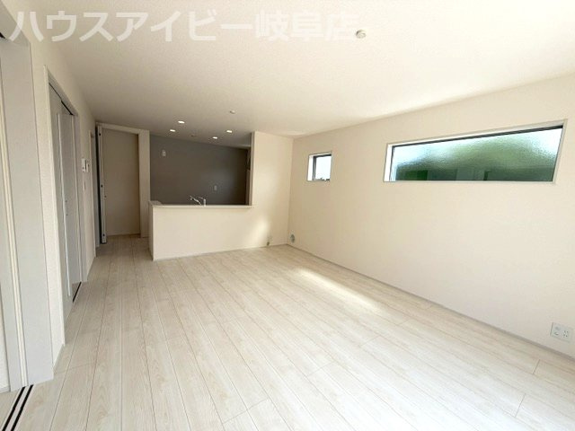 【居間・リビング】の画像