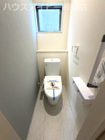 岐阜市東鶉新築建売全6棟！鶉小学校まで徒歩7分！お車スペース3台可能！長期優良認定住宅！のトイレ|岐阜市東鶉新築建売全6棟！鶉小学校まで徒歩7分！お車スペース3台可能！長期優良認定住宅！