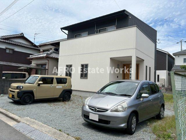 姫路市 網干区新在家売り戸建の外観|車は最大６台駐車できます！内見時も楽々！