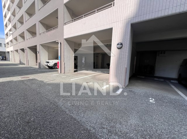 パークフラッツ博多吉塚の駐車場|サムティ吉塚East