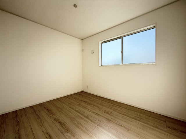 クレイドルガーデン前橋市稲荷新田町第３　３号棟の収納|２階洋室１収納：ウォークインクローゼットです