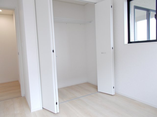 クレイドルガーデン前橋市稲荷新田町第３　３号棟の収納|２階洋室2収納です