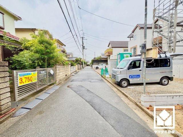 西宮市五月ケ丘　2期　の前面道路含む現地写真|24時間換気システム搭載。室内の空気を循環させ、快適な住空間づくりをサポートします。