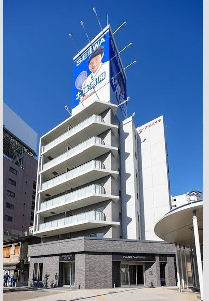 PLAISIR CAMPHRIERの外観