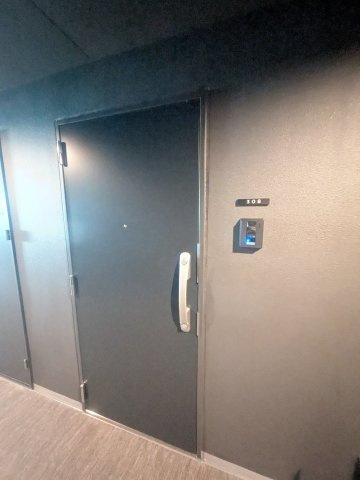 Ｌｏｇ登戸ｓｔａｔｉｏｎ　ｓｉｄｅの玄関|※同タイプの間取りの反転タイプです。現況優先です。