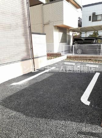 流山市南流山２丁目のアパートの駐車場