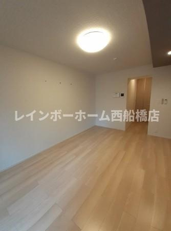 流山市南流山２丁目のアパートの居間・リビング