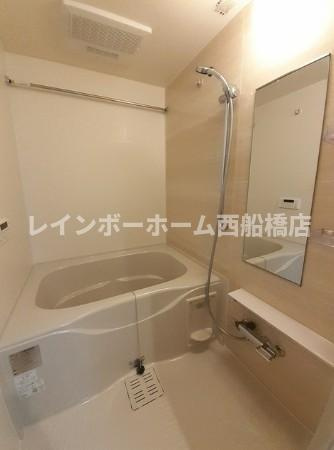 流山市南流山２丁目のアパートの浴室