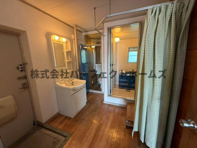 香里三井団地A76棟の洗面所|広い洗面スペース
