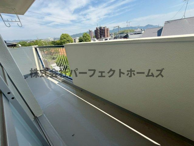 香里三井団地A76棟のバルコニー|お洗濯にも便利なバルコニー付き