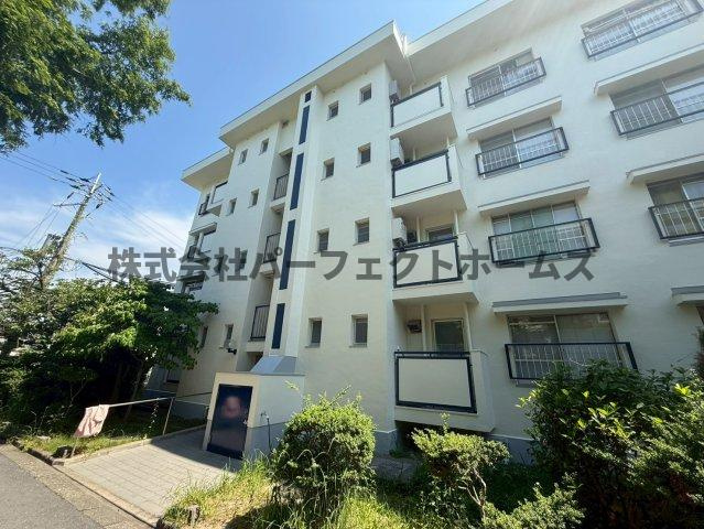 香里三井団地A76棟のエントランス|清潔なエントランスです