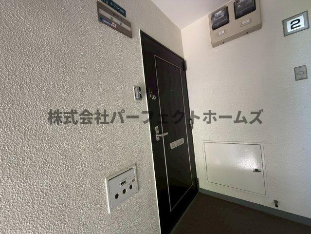 香里三井団地A76棟の玄関