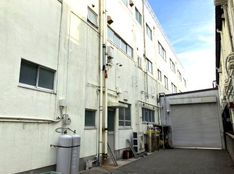 楠根２丁目倉庫の外観