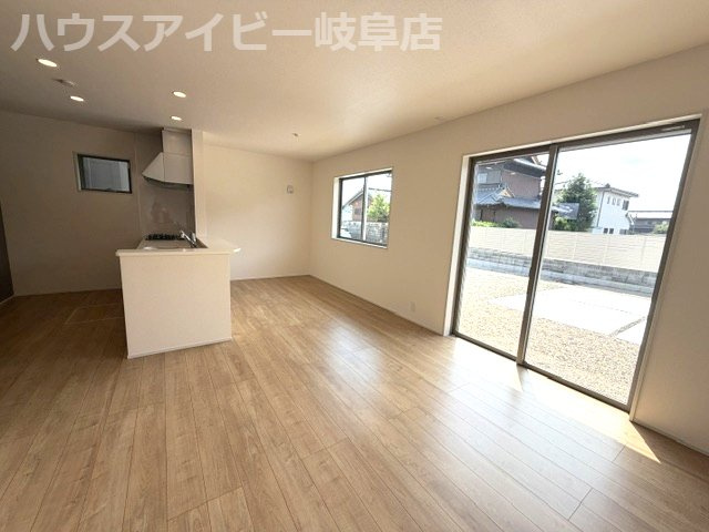 【居間・リビング】の画像
