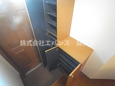 【エントランス】 | クレストヒルズ | ゆとりのあるエントランスです