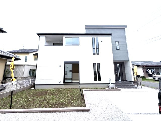リーブルガーデンＳ前橋青柳町第4　１号棟の外観|シンプルで飽きのこないデザインです♪