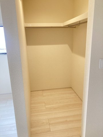 リーブルガーデンＳ前橋青柳町第4　１号棟の収納|2階洋室➀収納ウォークインクローゼットです。　
