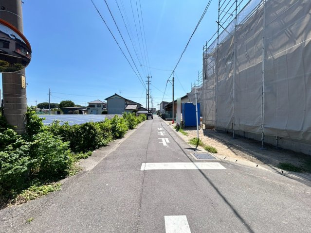 リーブルガーデン　一宮市浅井町尾関第2　全4区画分譲の前面道路含む現地写真|「現地（2026年7月7日）撮影」　
■前面道路　
■ヤマダ不動産　株式会社リライフ