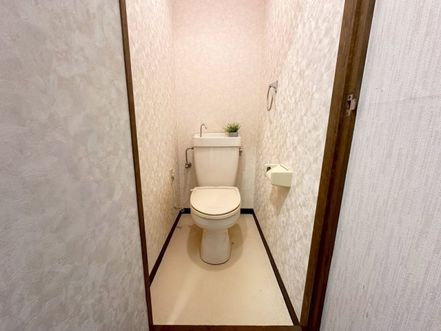 桂乾町のトイレ|お気に入りのカバーやマット、スリッパを置いて快適空間に♪（R8.5撮影）