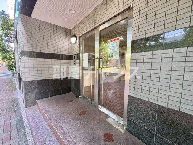 グリーンハイツ白川のエントランス