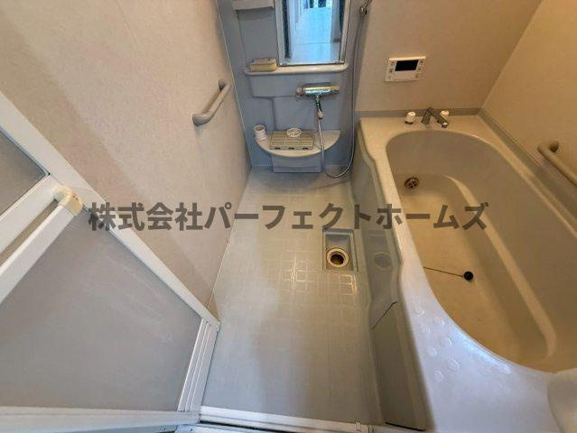 菅相塚町戸建　賃貸の浴室|コンパクトで使いやすいお風呂です