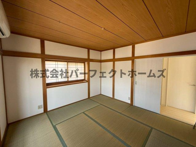 菅相塚町戸建　賃貸の和室|ゆったりとくつろげる和室です