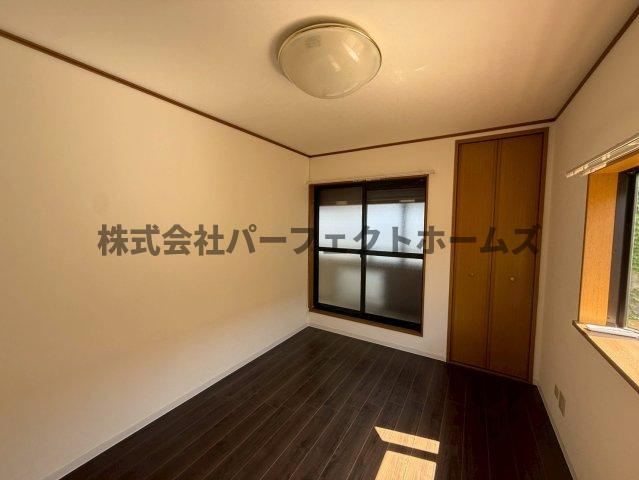 菅相塚町戸建　賃貸の洋室|個人の部屋や寝室として使える洋室です