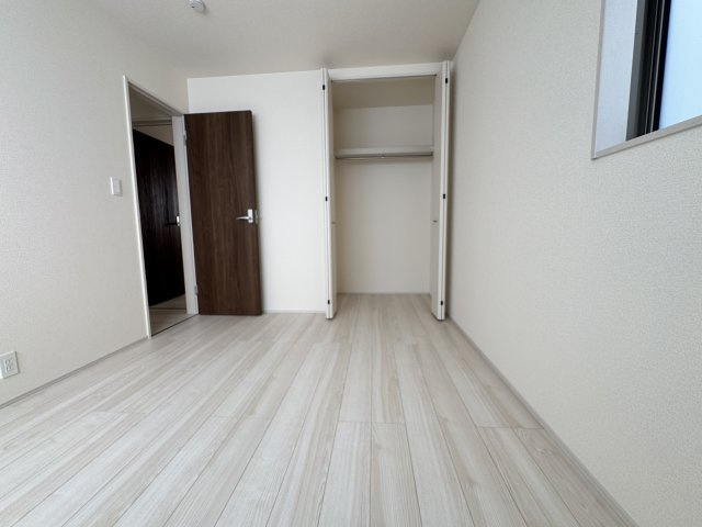うるま市前原（全10棟）5号棟の収納|5号棟　洋室6帖＋CL付き♪