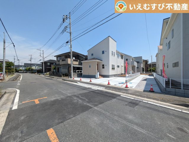 Livele Garden.S　吉見町東野第2の前面道路含む現地写真|充分な広さの前面道路
間口が広くお車の出し入れも問題なく行えるスペースが確保されています♪
