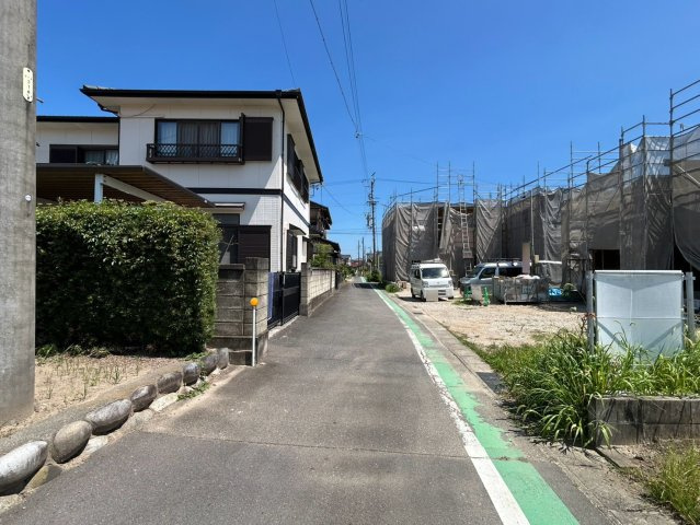 リーブルガーデン　一宮市浅井町尾関第2　全4区画分譲の前面道路含む現地写真|「現地（2026年7月7日）撮影」　　
■前面道路　
■ヤマダ不動産　株式会社リライフ