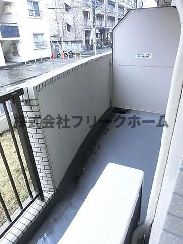 武蔵野市吉祥寺本町４丁目の賃貸マンションのバルコニー