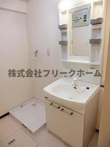 武蔵野市吉祥寺本町４丁目の賃貸マンションの洗面所