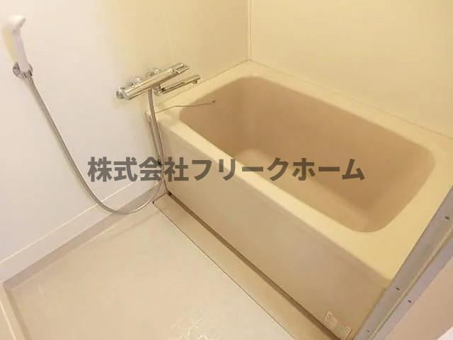 武蔵野市吉祥寺本町４丁目の賃貸マンションの浴室